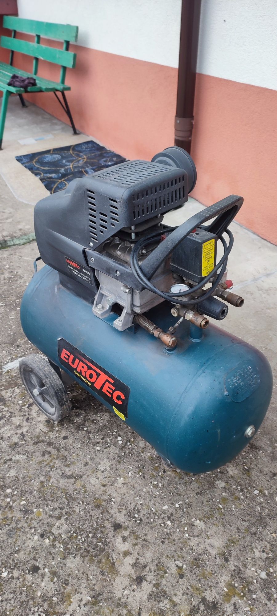 Kompresor Eurotec 2,4 kw 50l