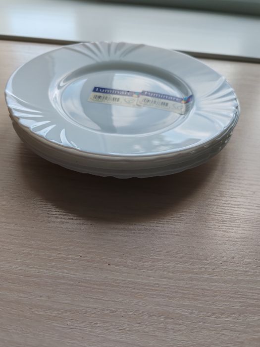 Набір тарілок новий.. Ціна за 2 набори по 6 шт