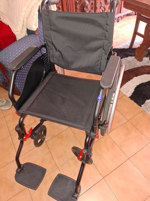 Cadeira de Rodas + Cadeira Banho