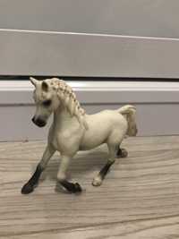 Konie schleich- wycofana klacz arabska