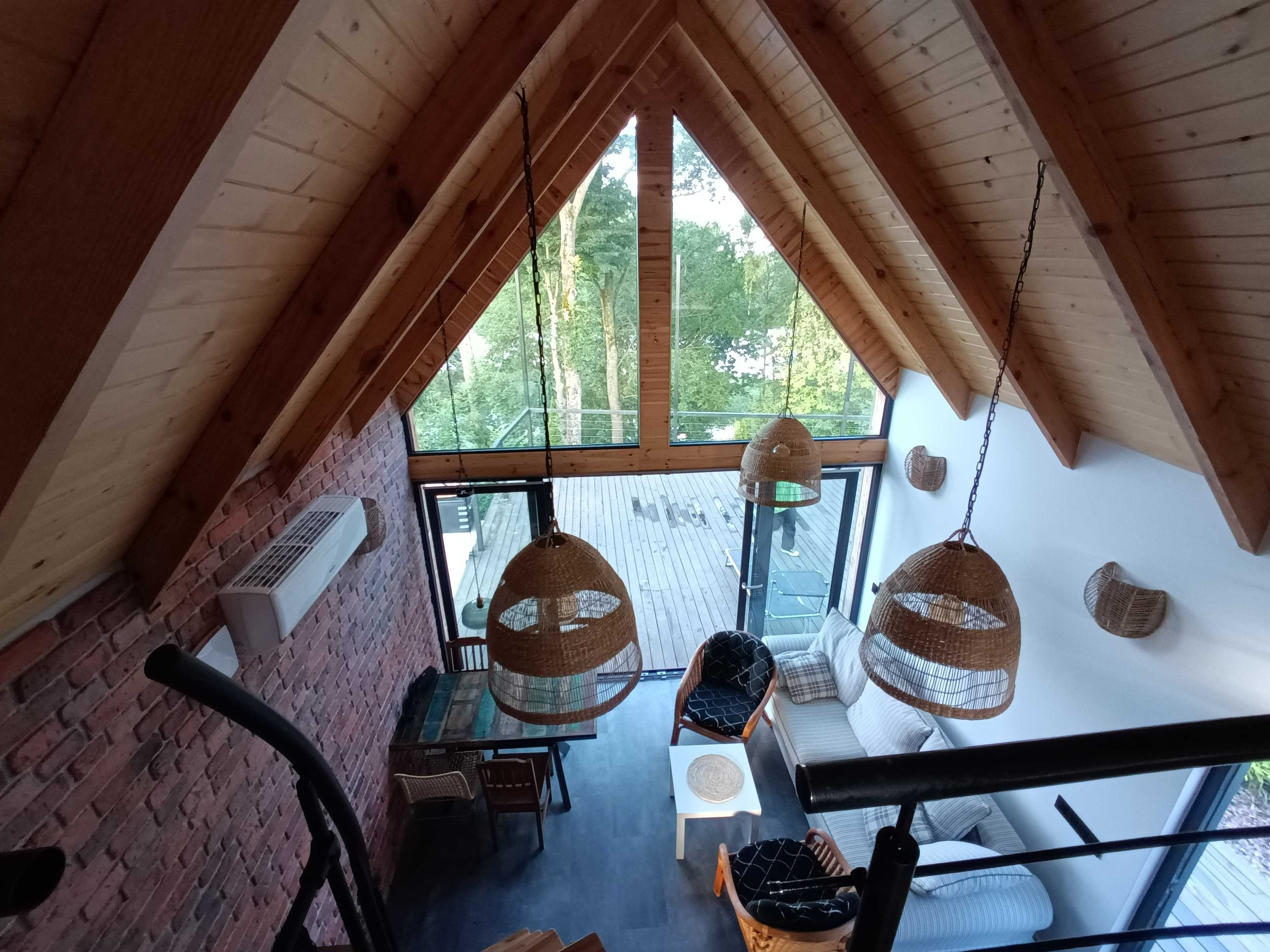 Dom nad rzeką Narwią na cudownej skarpie