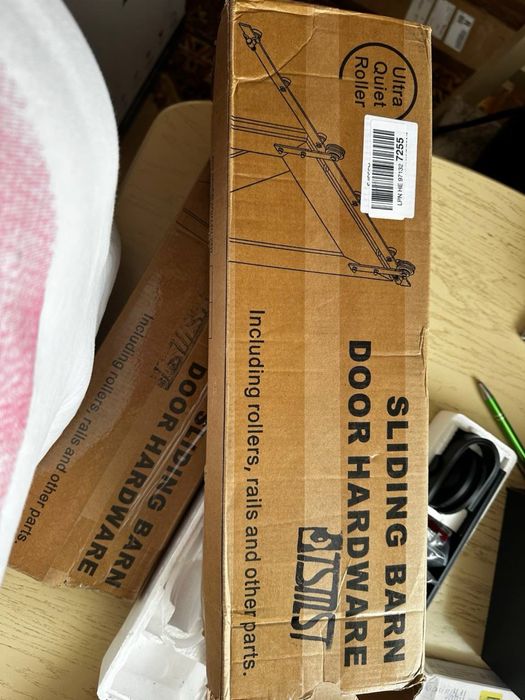 Фурнітура для підвісних дверей