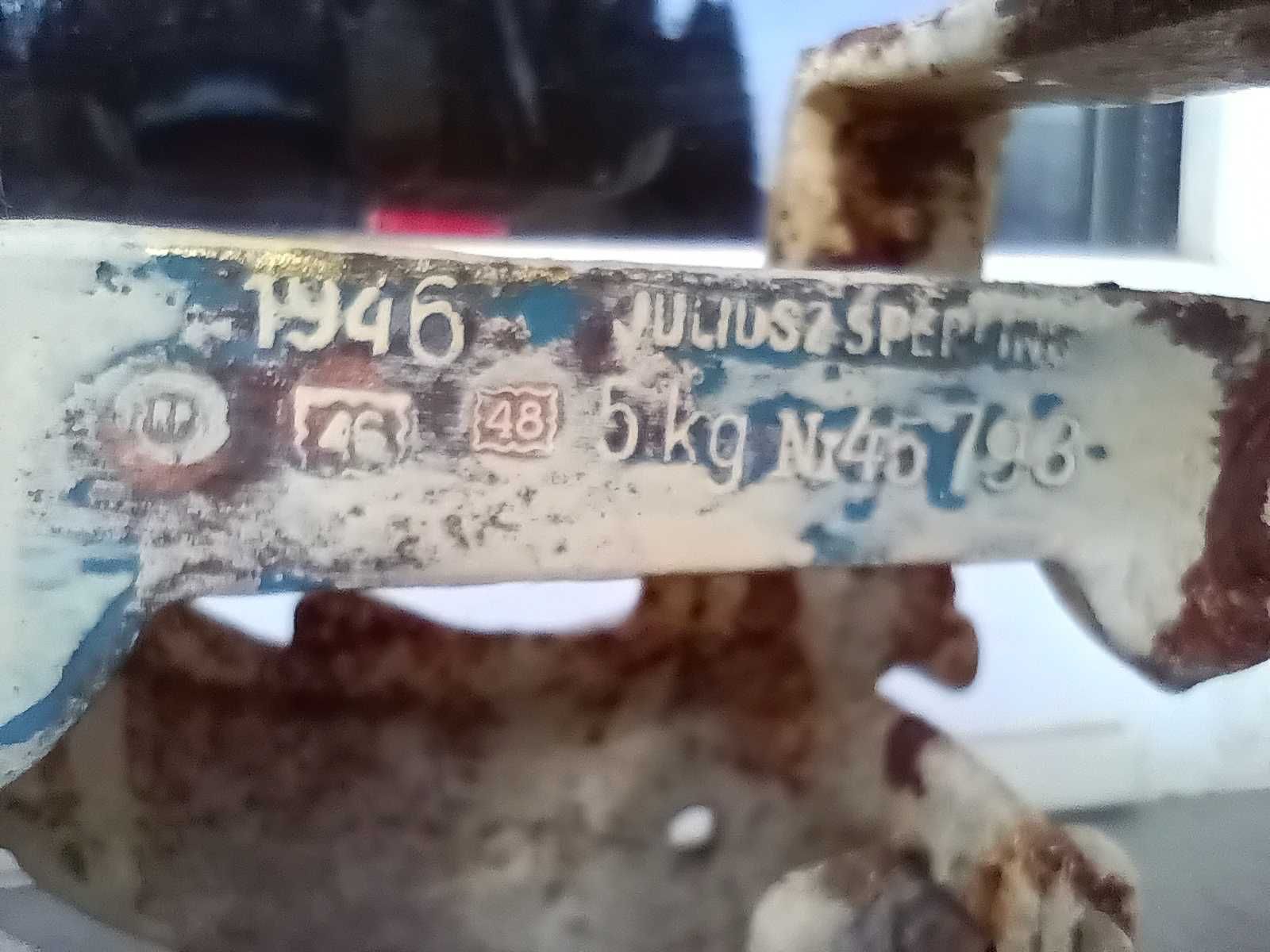 Waga szalkowa Sperling -Gryfy 1946 rok . Tarowniki i szalki mosiężne.