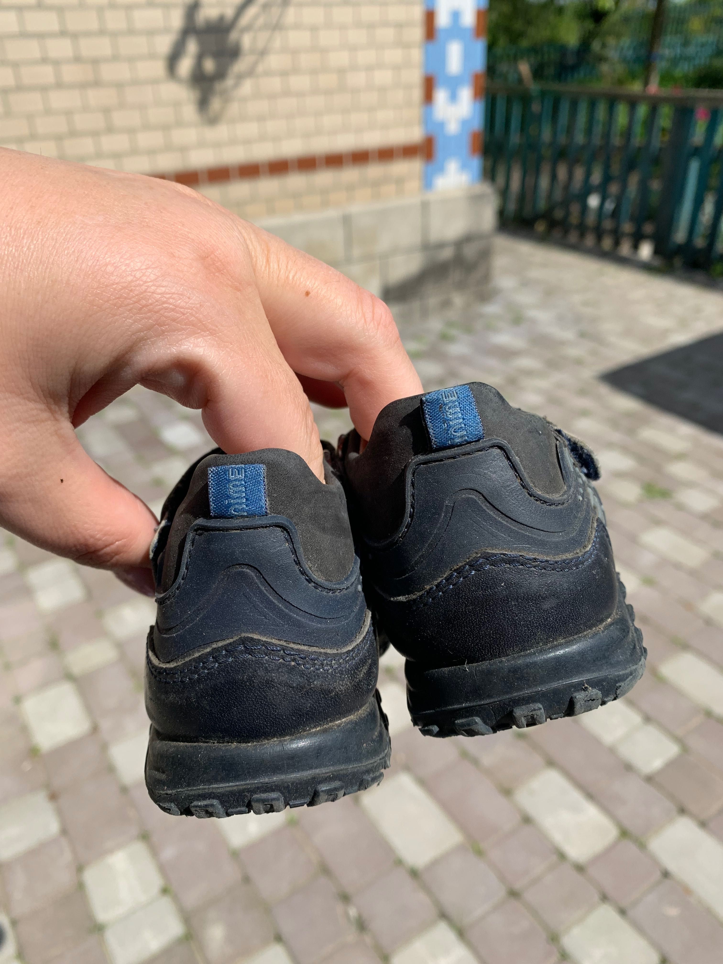 Дитяче взуття, сандалі
