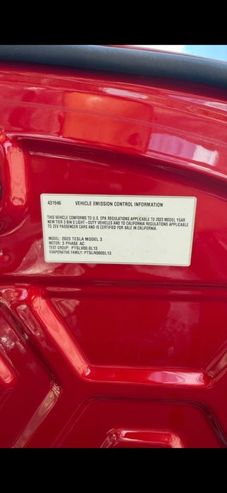 Продать тесла модель 3