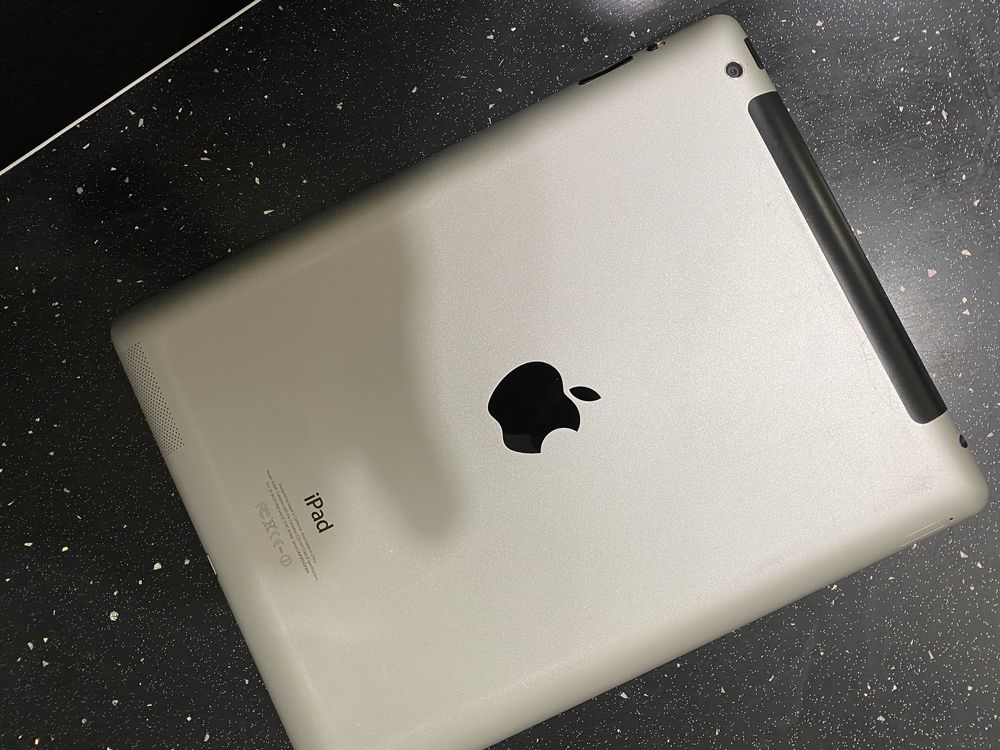 iPad 4 (Black) 32 GB