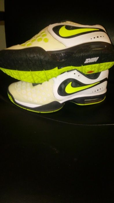 Tenis novos nike