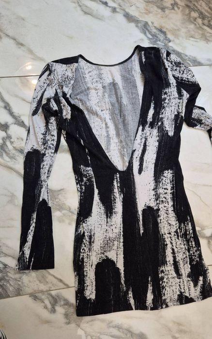 Сексуальне міні  плаття H&M. Відкрита спинка.