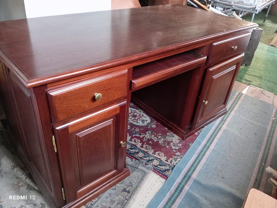 Secretaria estado novo em mogno maçico de boa qualidade Secretaria est