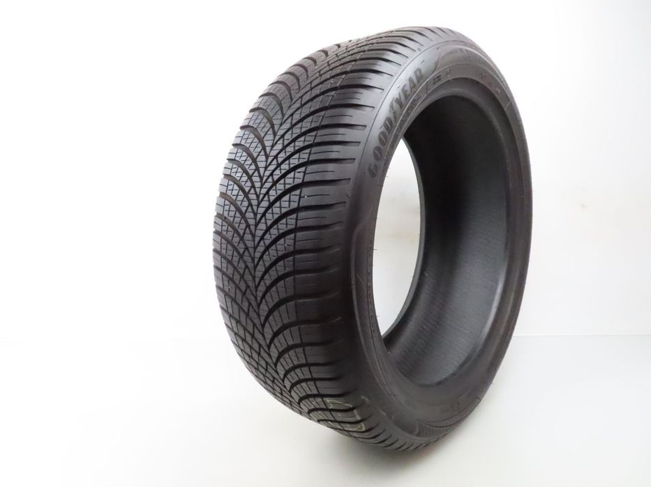 255/45R19 OPONA CAŁOROCZNA Goodyear Vector 4Seasons Gen-3 SUV 104W XL