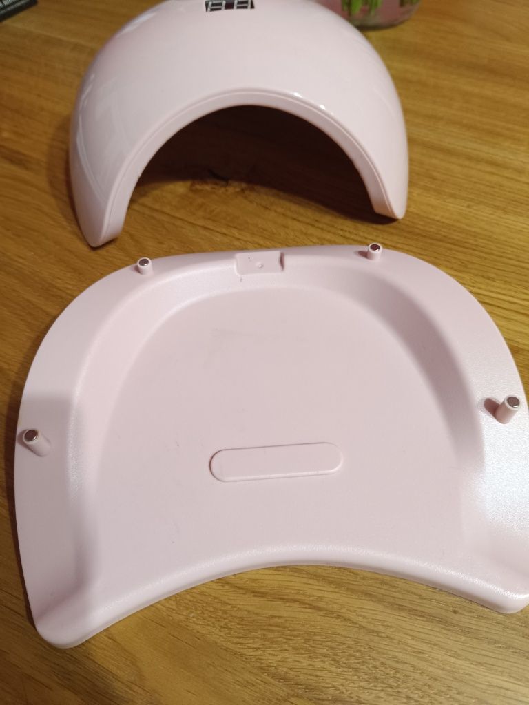 Lampa do utwardzania paznokci hybrydowych