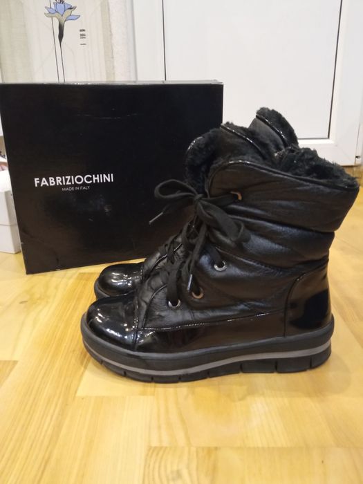 Продам женские зимние дутики ботинки на меху Job dog