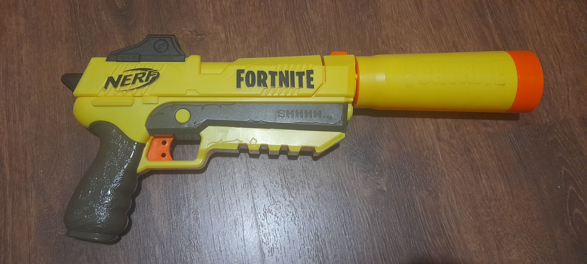Бластери Nerf різні