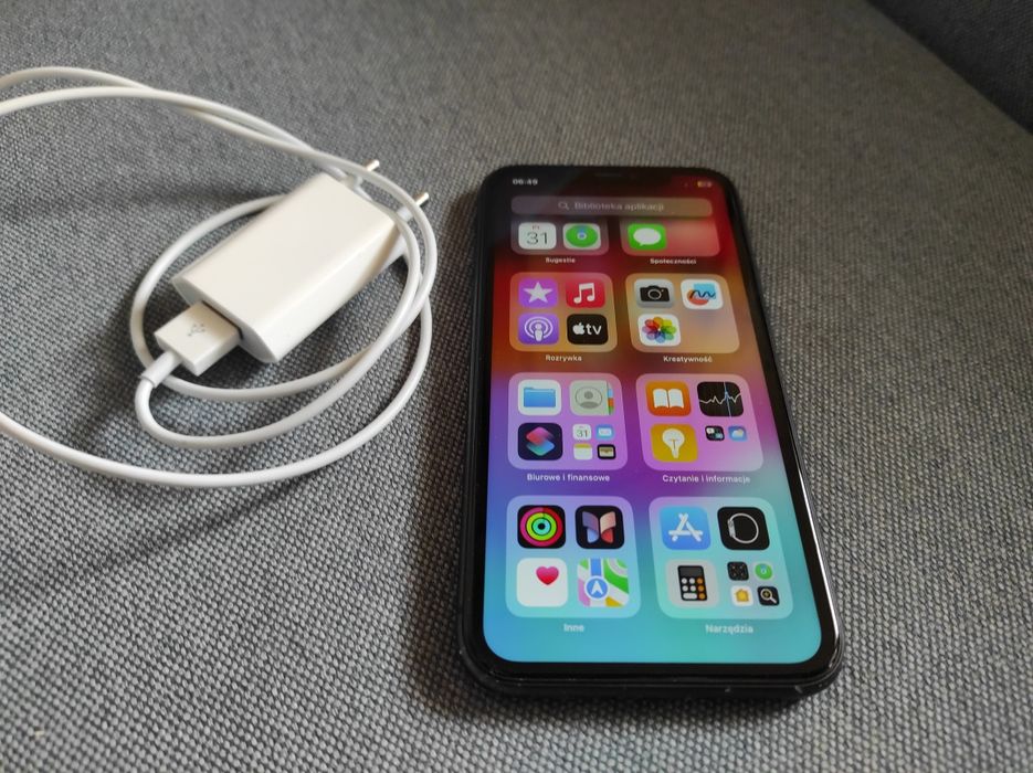iPhone 11  64GB ekran wyglada prawie jak nowy