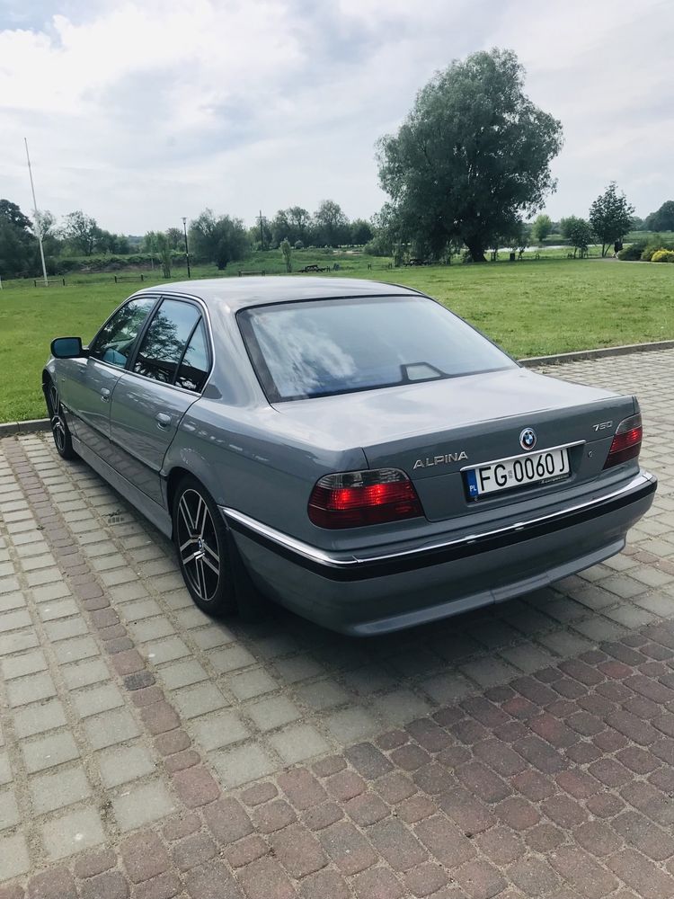 Sprzedam bmw e38 po lifcie. Stan bardzo dobry