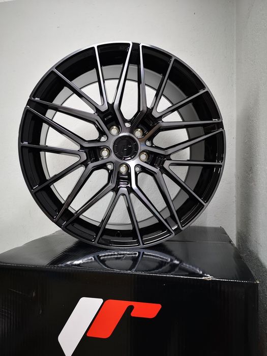 Japan Racing JR38 19" 19x8,5" ET45 5x112 VW Golf Audi A3 Seat Leon 3
