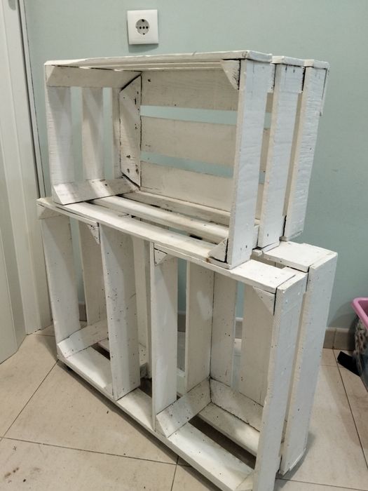 Móvel artesanal em madeira