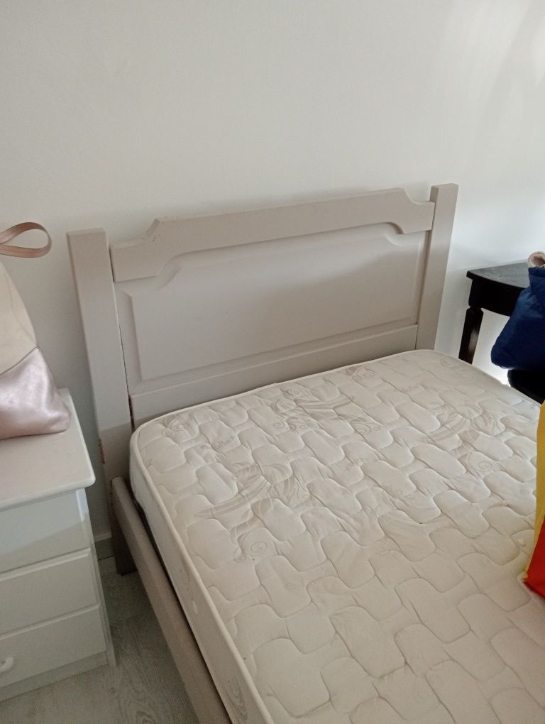Cama solteiro com colchão