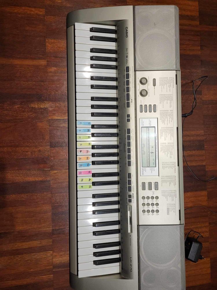 Keyboard CASIO ze stojakiem
