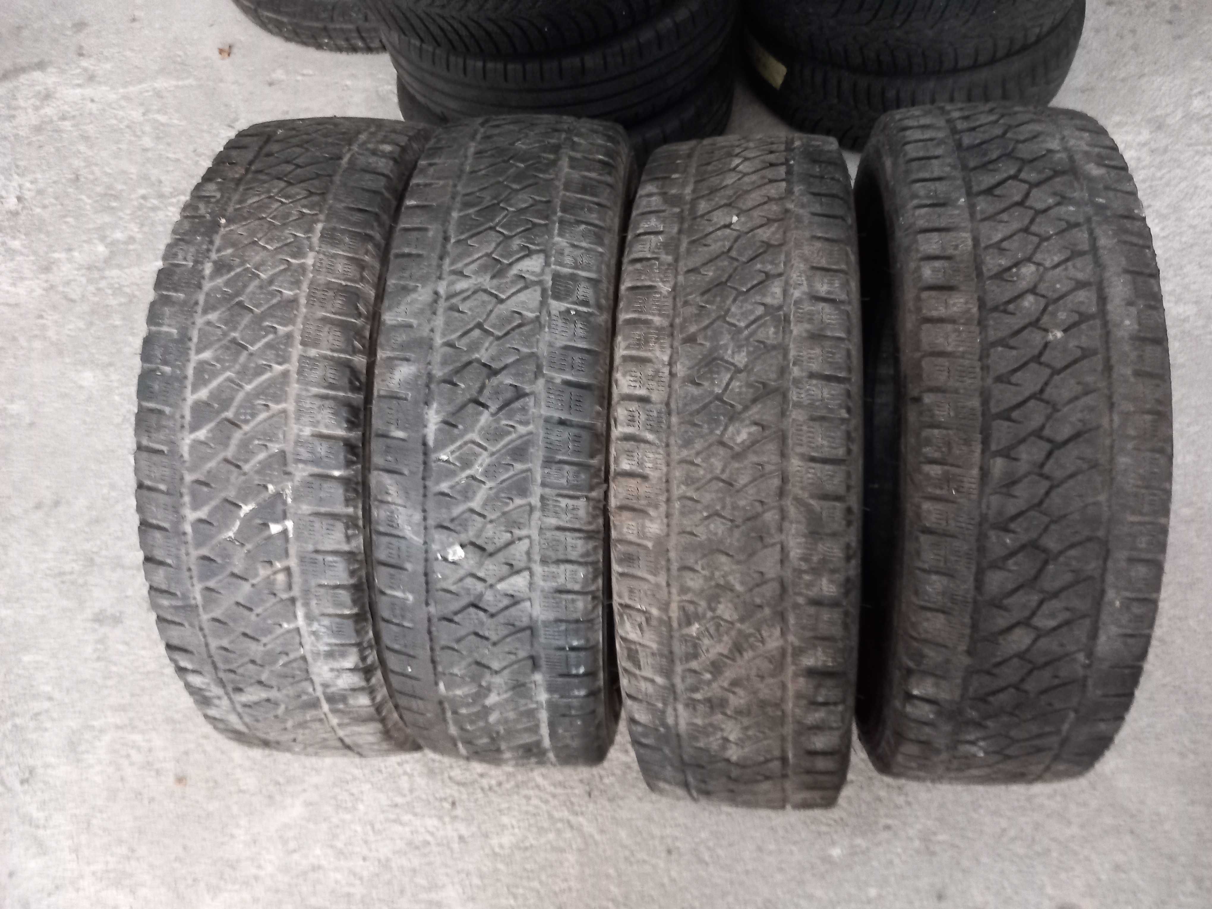 4 pneus 195/70R15 Bridgestone