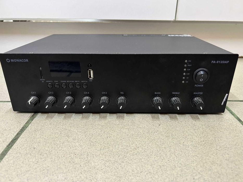 Monacor PA-812DAP - cyfrowy wzmacniacz miksujący + kable +8 głośnikow