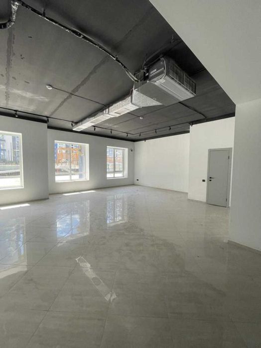 Оренда комерційного приміщення — 72 м², ТРЦ “Княгинин”