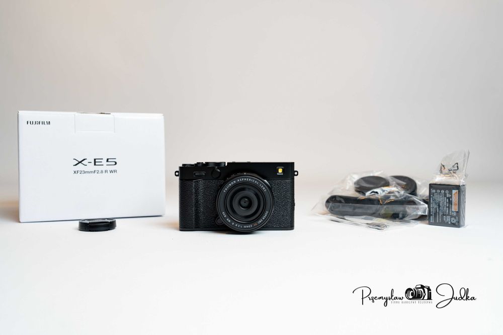 FUJIFILM X-E5 + FUJINON XF23mm f/2.8 R WR 23/2.8 Czarny igła | komplet
