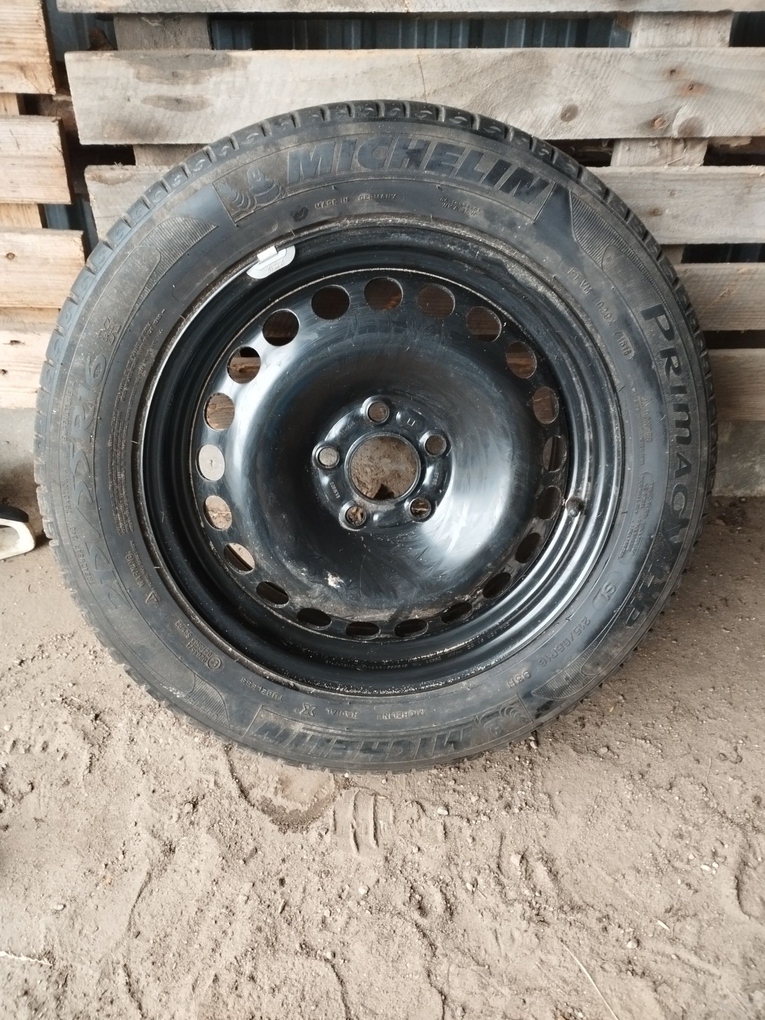 Felga z oponą 215/55 R16 volkswagen