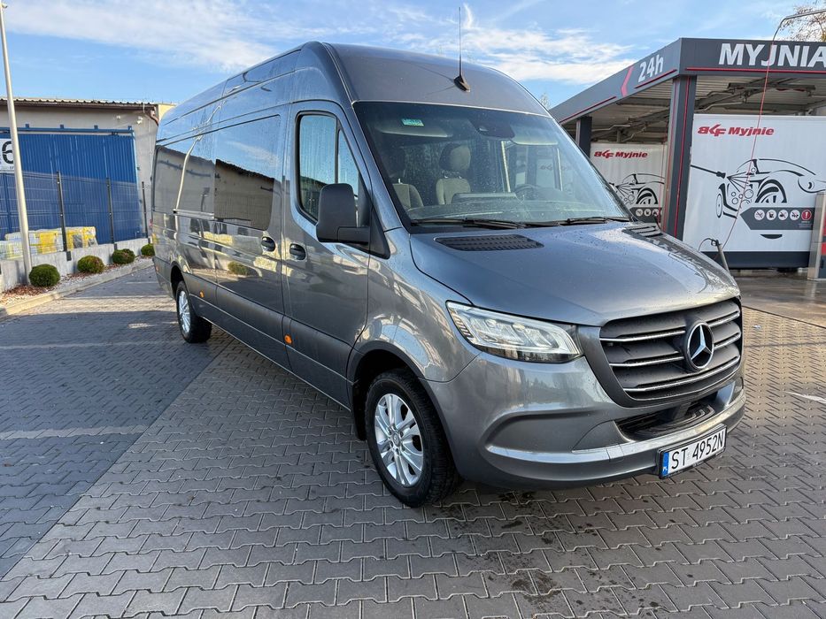 Mercedes-Benz Sprinter 319  7G-Tronic  Bdb 9 osobowy Full Led Hak 2800 kg Navi