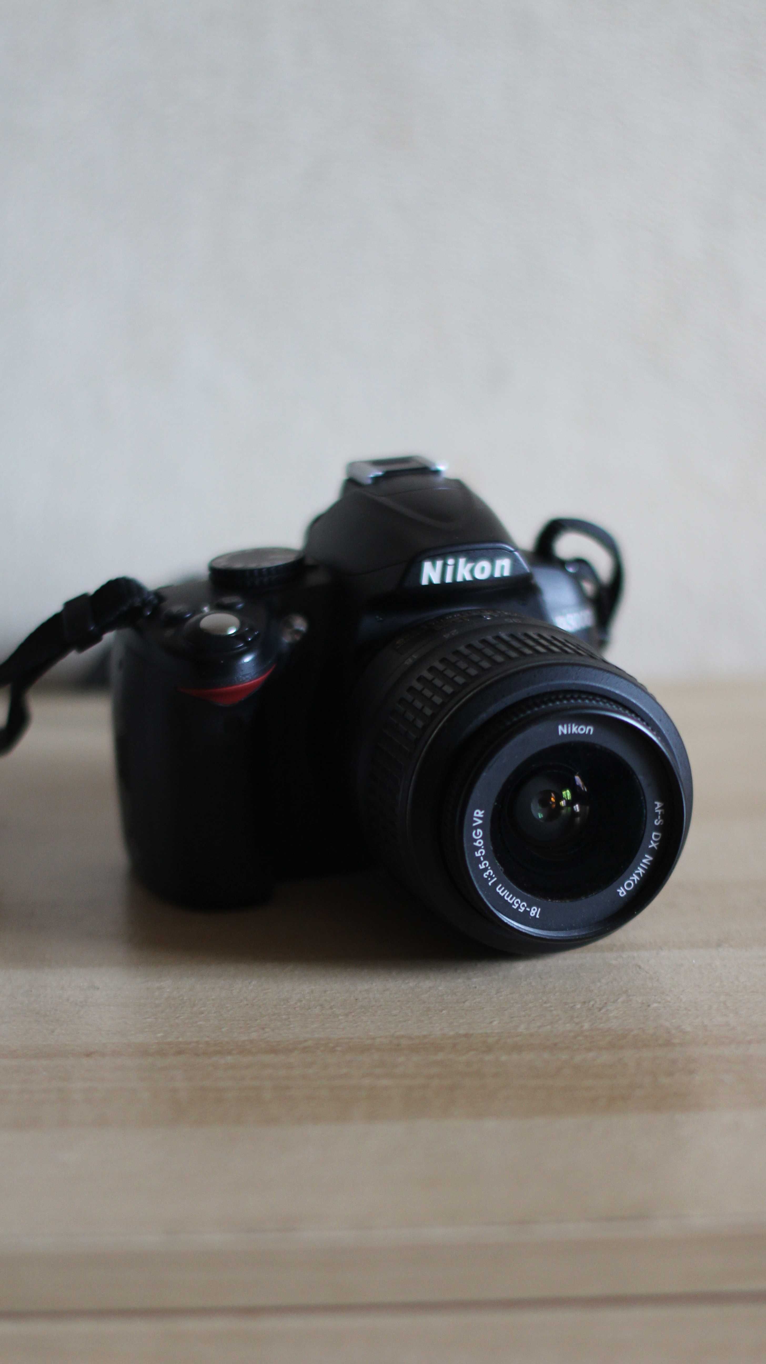 Продам дзеркальний фотоапарат дзеркалка Nikon D3000