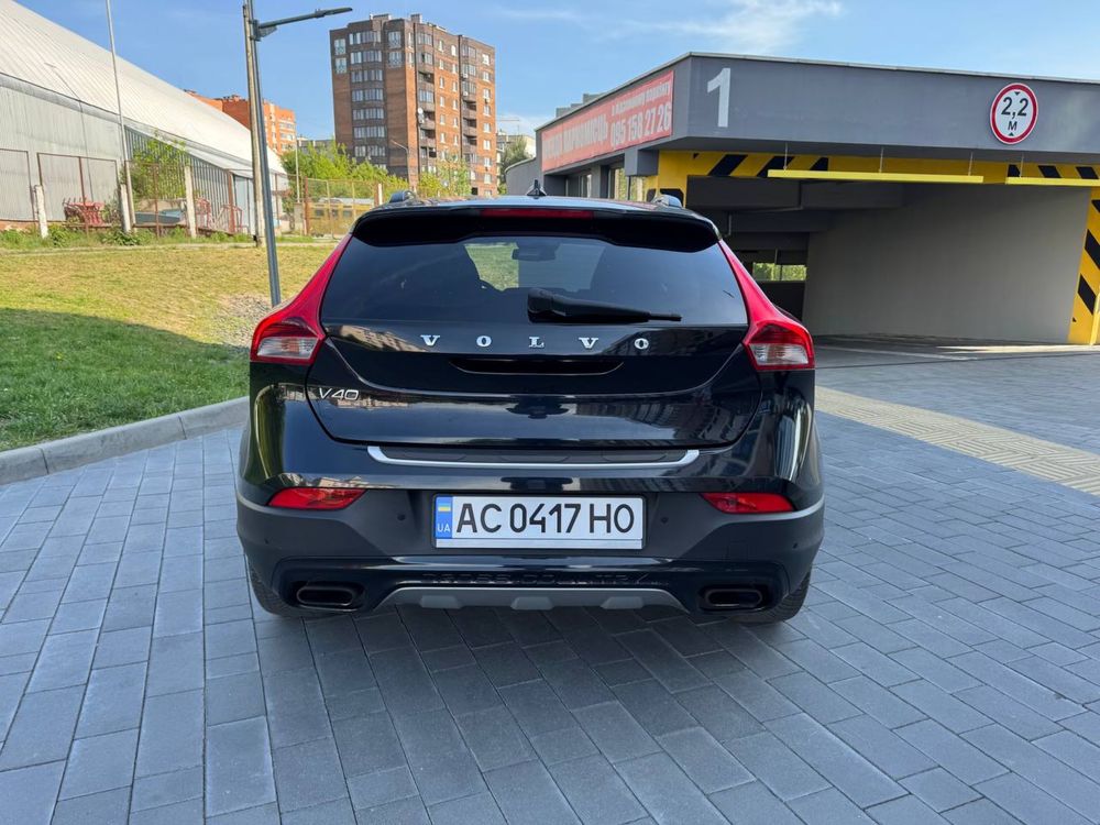 Volvo v40 cross country