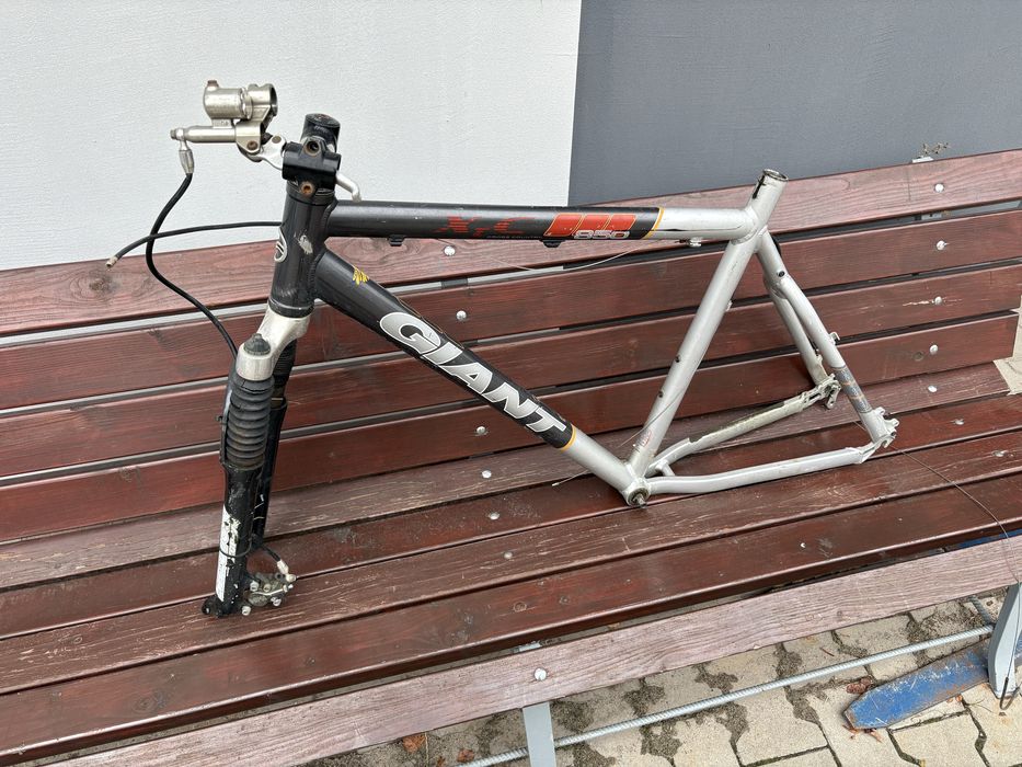 Rama 26 Giant XC850 amortyzator mostek hak