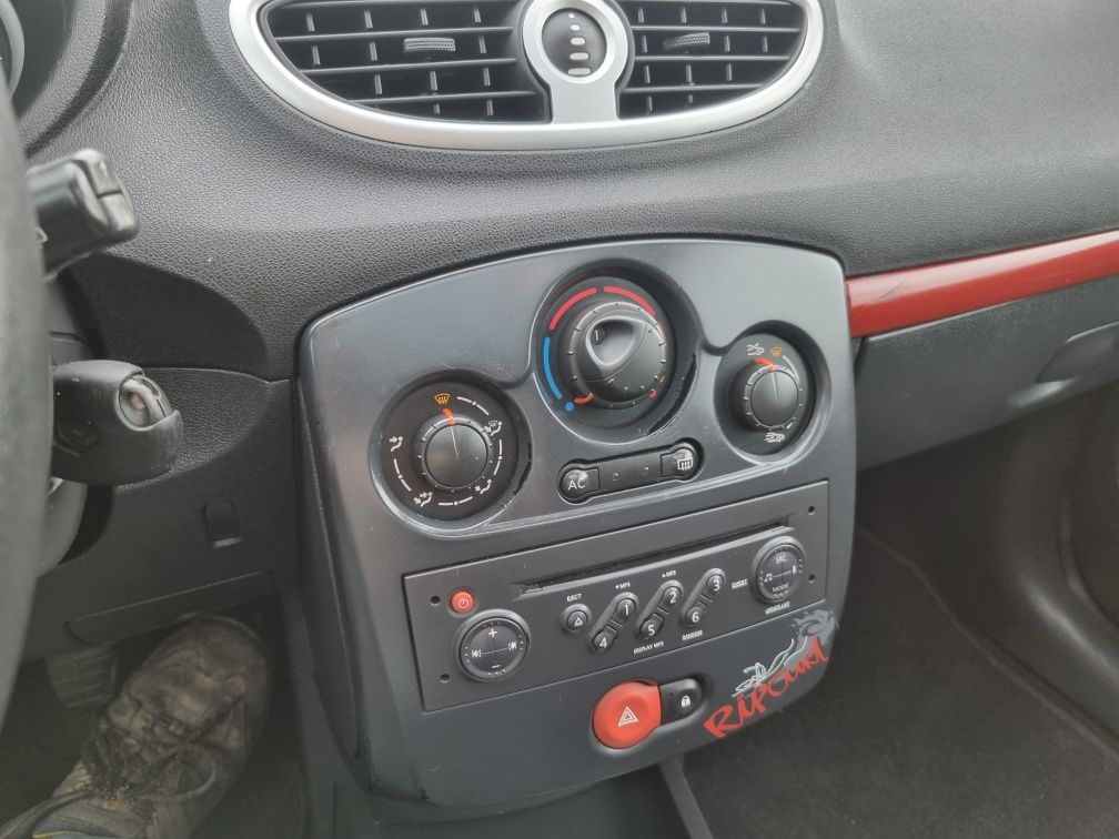 Clio 1.2 ,benzyna ,klima  panoramadach