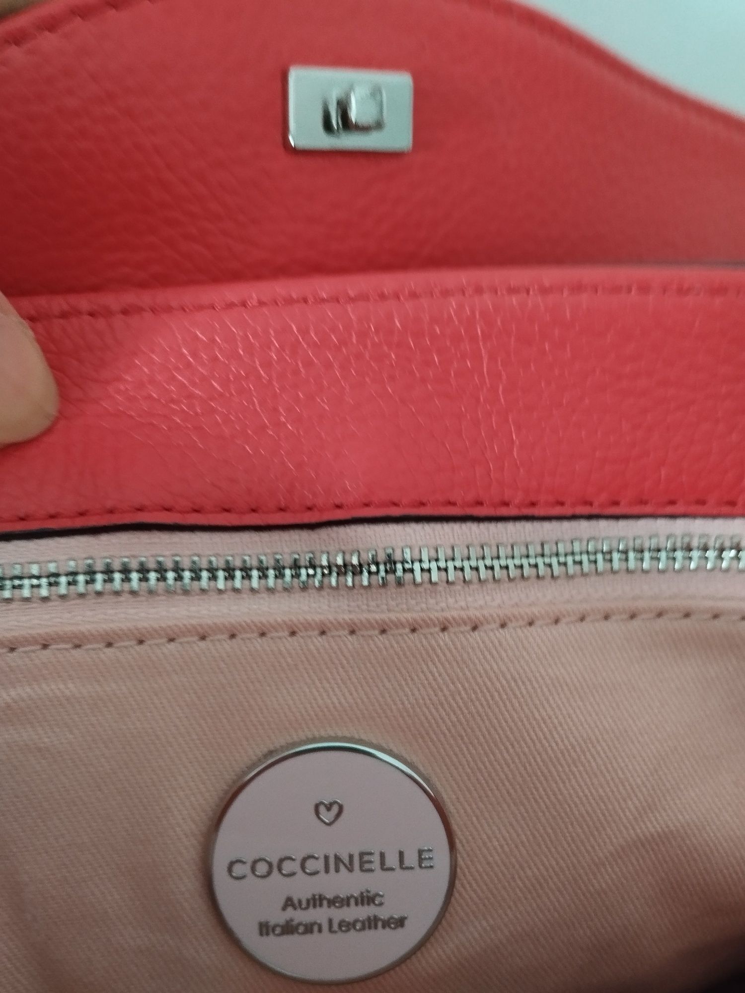 Zamszowa torebka damska Coccinelle