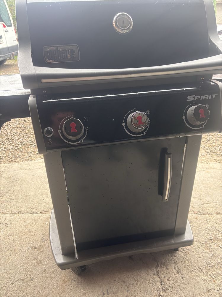 Grill Gazowy Weber z palnikiem bocznym