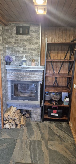 Продам шикарну дачу в якій можна жити поруч блакитні озера