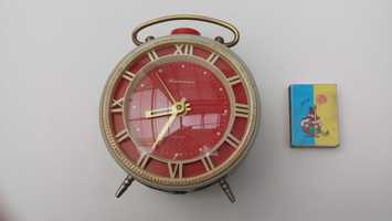 Будильник часы Янтарь большой.СССР 1960-е на ходу