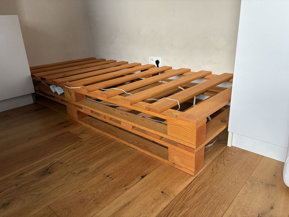Łóżko z palet 90/200