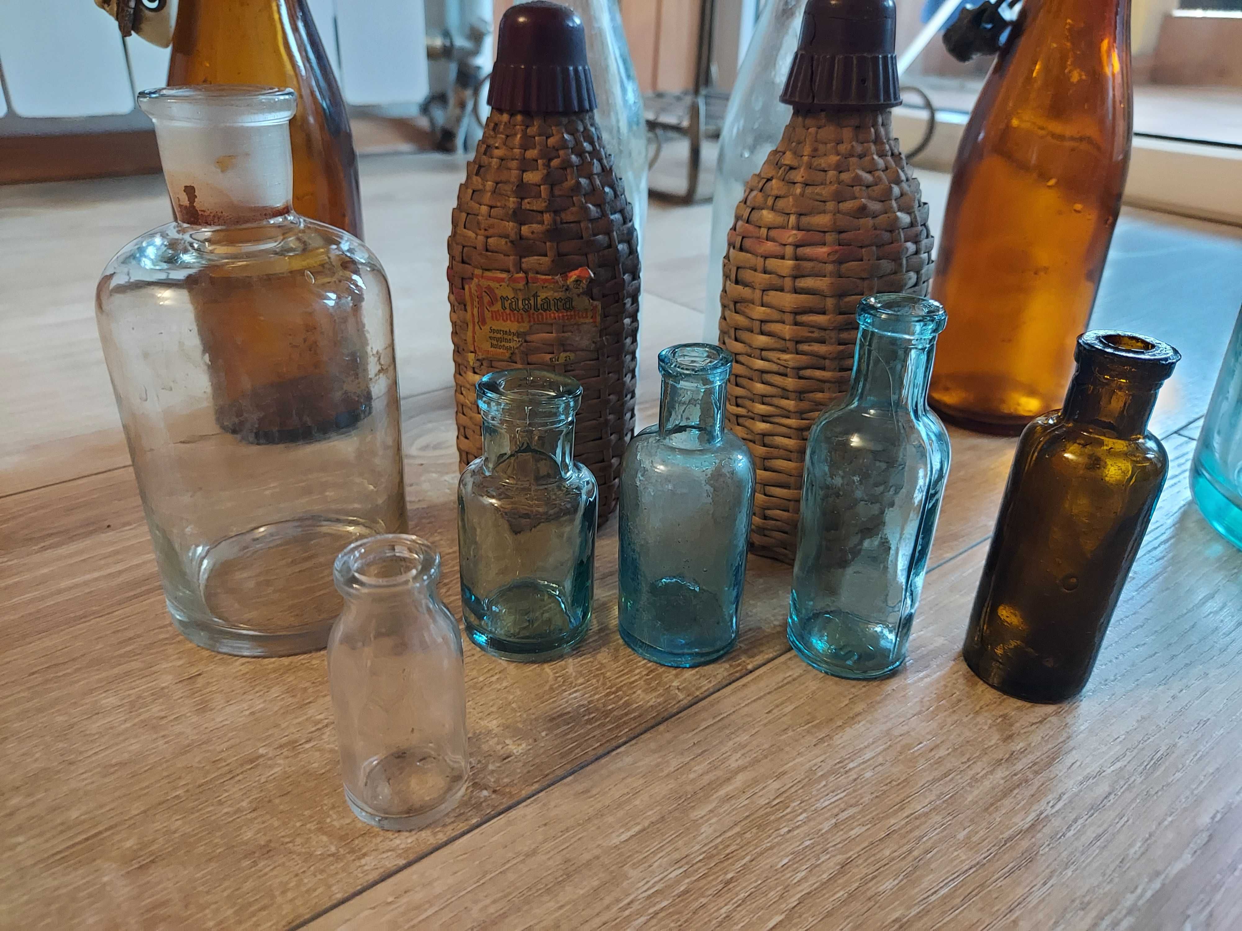 Zabytkowe butelki saturator ampułki