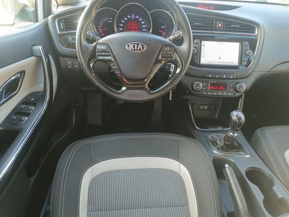 Kia Cee'd 1.6 GDI 2017 rok  Xenon ledy Lift Full opcja