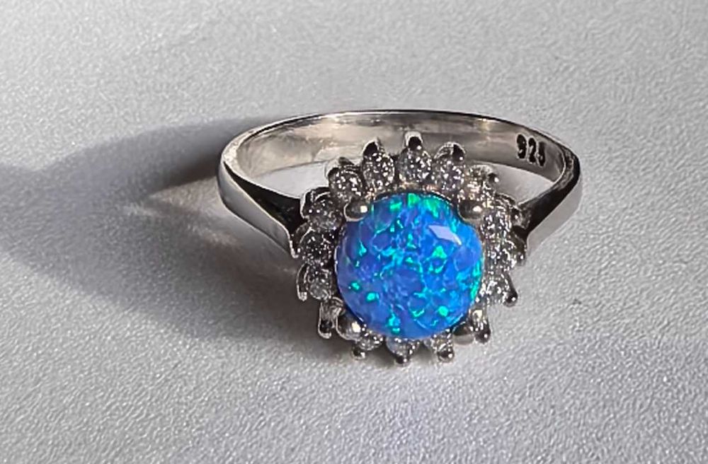 Srebrny pierścionek z OPALEM AUSTRALIJSKIM i cyrkoniami P925 rozm.17