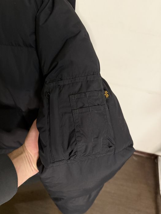 Пуховик бомбер Alpha Industries L