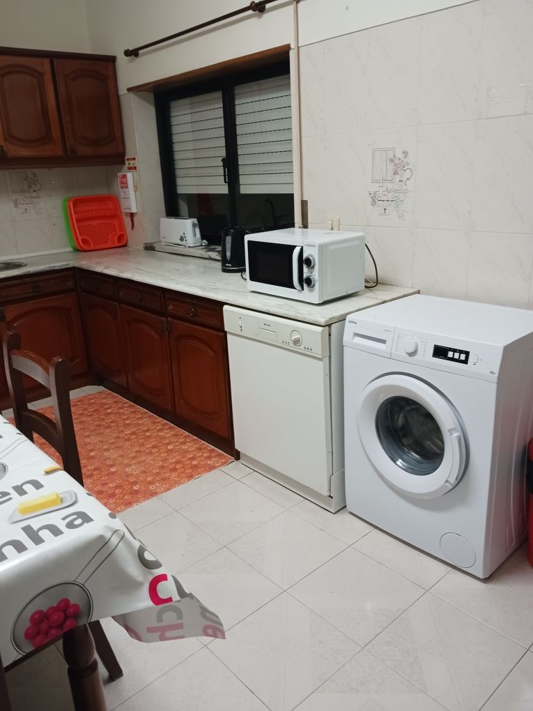 Apartamento T3 va a pe para a praia.