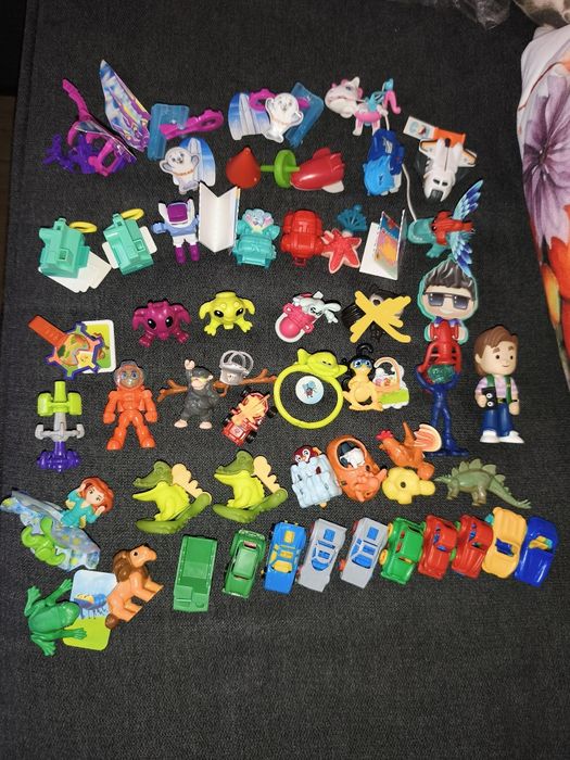 Figuras Brinde Kinder Stranger Things Marvel Natoons Etc