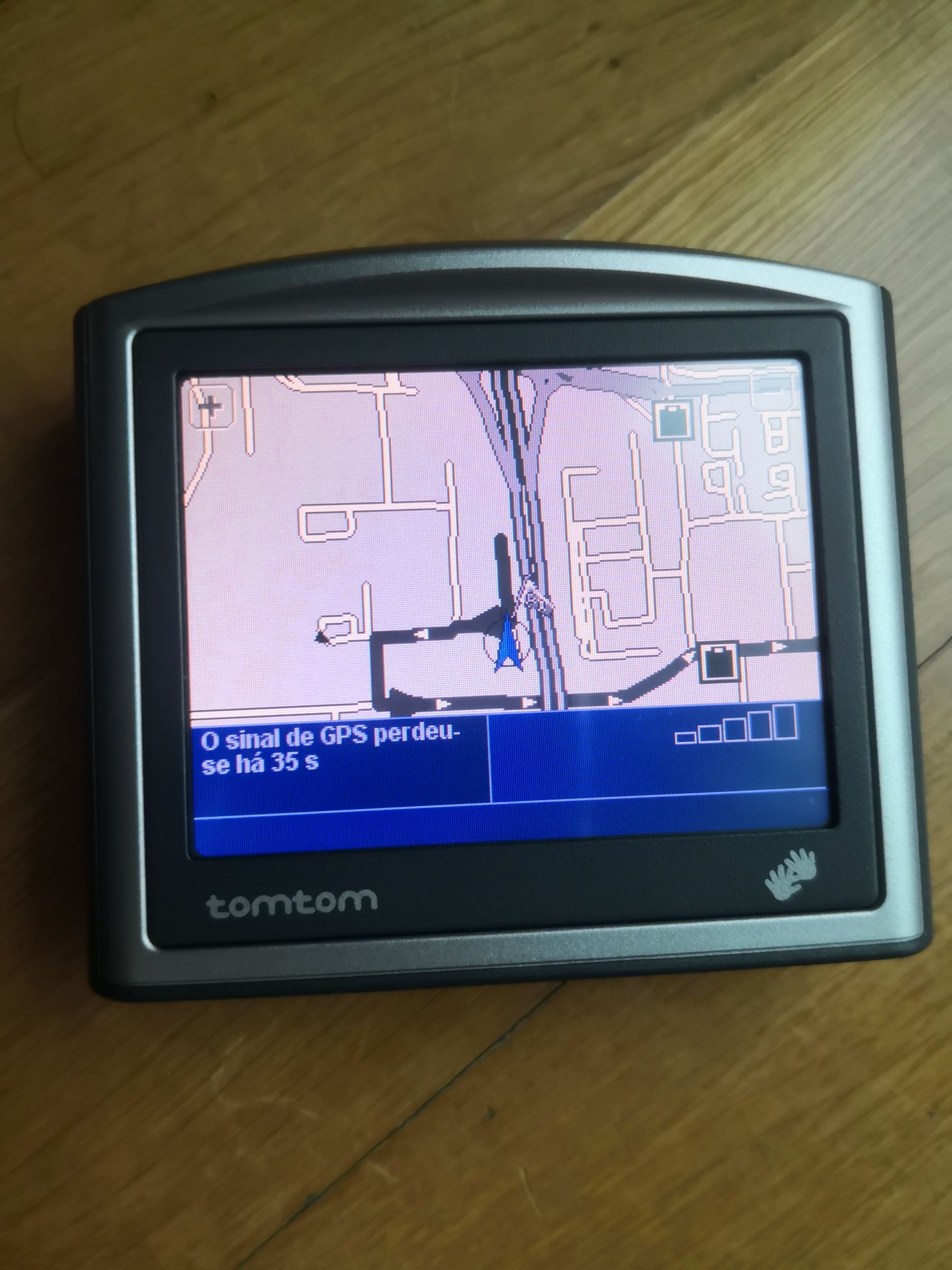 GPS TomTom One (4N00.004.2R) Com estojo e cabo de alimentação