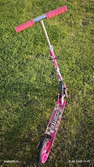 Hulajnoga Scooter Jumbo .
 Duża hulajnoga 2-kołowa JUMBO FLOWERS 200mm