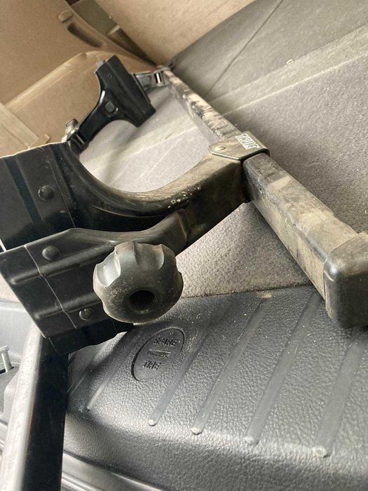 Б.у поперечины на водостоки THULE 951 952 953 jimny g-class 9512