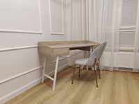 Dębowe biurko w stylu skandynawskim