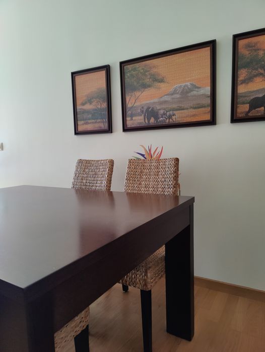 Mesa de jantar extensível (cadeiras nao incluídas)