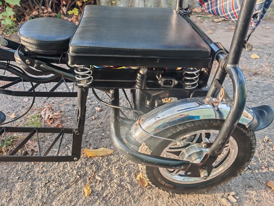 Електроскутер, трицикл. Скутер трехколесный.